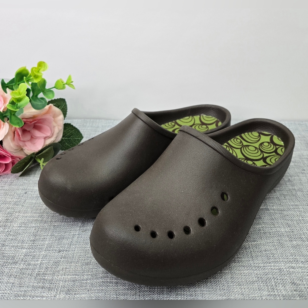 New W/O Tag‎ Crocs Womens Clogs Shoes Brown Comfort Round Toe, Slip Ons Size 8 W